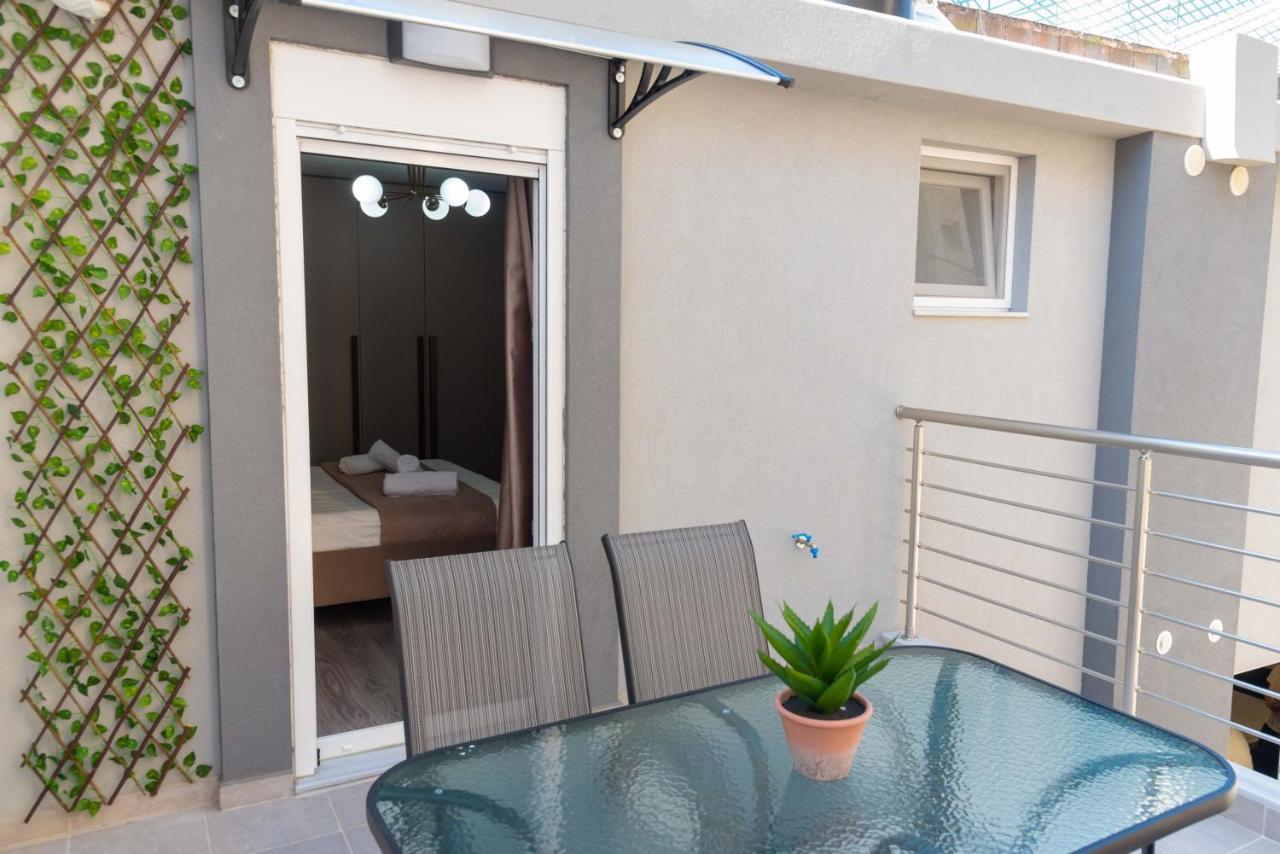 Stylishly Decorated House - Free Private Parking! Apartment Heraklion  Bagian luar foto
